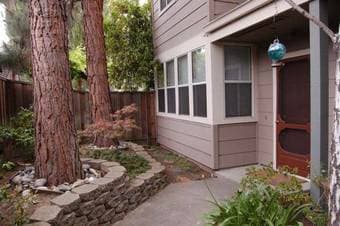 one bedroom ($1575) in 3bed/2.5bath Mountain View Townhouse 1