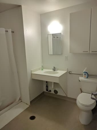 Studio in EV July 25 - Sep 5 1360$/month. Flexible dates 1