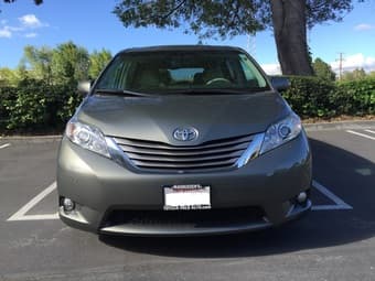 2011 Toyota Sienna XLE, 53400 miles, $21,500 1