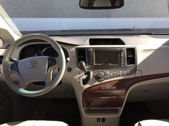 2011 Toyota Sienna XLE, 53400 miles, $21,500 2