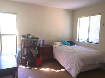 Nerdy shared master bed/bath close to Stanford (move in July 1, $910) 1