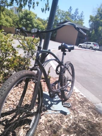 Men bike solid cruiser & lock 120$ OBO 1