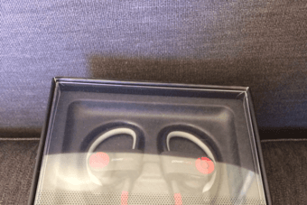 NEW (Never opened) Beats by dr. dre - Powerbeats2 Wireless - $100 2