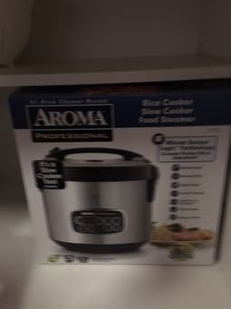 NEW Aroma rice cooker/Food Steamer/Slow Cooker (original value: $59) 2