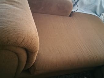 Almost new love seat 60 USD 2