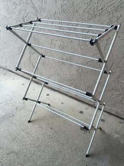 Clothes rack - $5 1