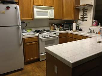 Room Available in 3BR/3BA Townhouse near San Antonio Caltrain 1