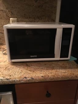 Microwave $25 1
