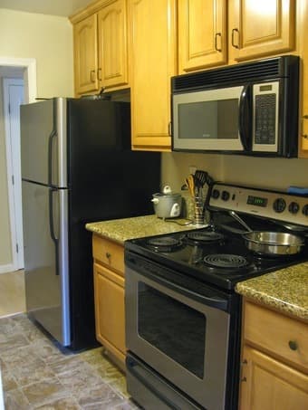 1br/1ba in 2br/2ba in Menlo Park (very close to campus)- $1800/month 3
