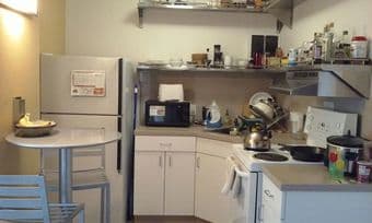 1 Bedroom sublet in EV High-Rise: August 10th - September 20th 3