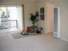 Mid-July Sublet Mt. View Walk to San Antonio Caltrain 2