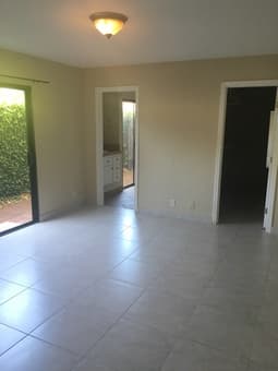 Looking for roomate! Master Bdrm: Downtown Menlo, minutes to Stanford 1