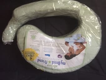 Deluxe Nursing Pillow - $15 2