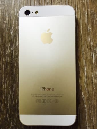 FS: iPhones 5 & 6 16gb white 2