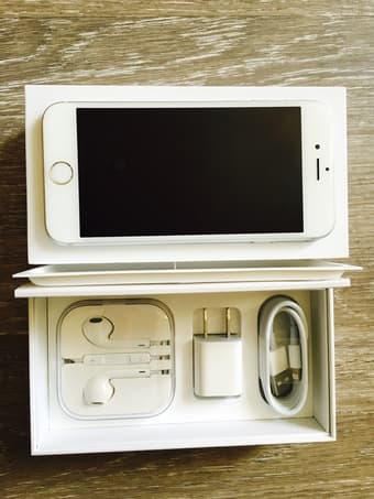 FS: iPhones 5 & 6 16gb white 3