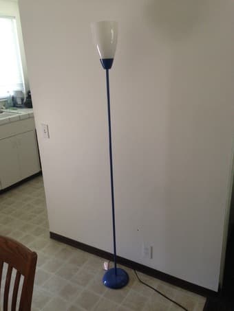 Selling 6ft Room Lamp - $5 1