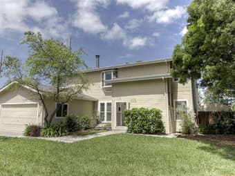 4BR/2BA place available starting 08/01/2016 - $5200 1