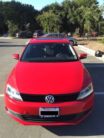2011 VW Jetta Sedan SE PZEV: Convinience Package & Sunroof - $11,750 3