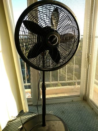 Lasko 18" pedestal fan, 30$ 1