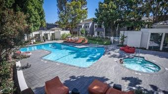 1bd/1ba renovated, 10m from Castro/YC, 15-20m from Google/Stanford! 2
