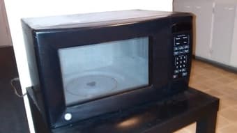 Microwave oven! GE 1.1 cubic ft WES1130, very good condition $40 1