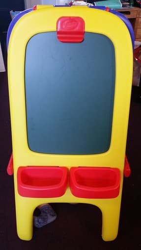 Toys, Crayola Art Easel 1