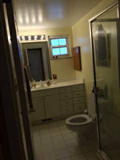 Down stair master bedroom furnished utilities included 200ft2 – 2