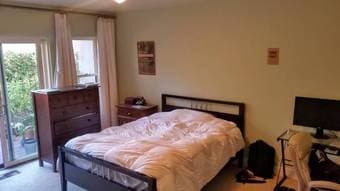 Redwood City - $1650, walk-in closet, private bath and deck, View 2