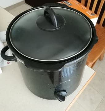 crock pot slow cooker $5 1
