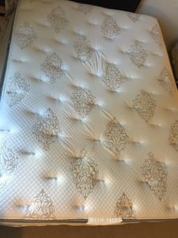 Like New Mattress-250$ 2