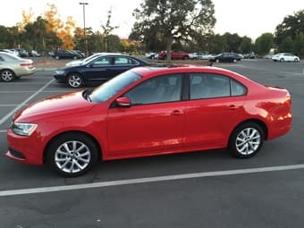 REDUCED PRICE: 2011 VW Jetta SE PZEV: Convinience & Sunroof - $10,700 1