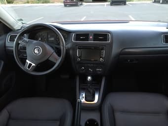 REDUCED PRICE: 2011 VW Jetta SE PZEV: Convinience & Sunroof - $10,700 2