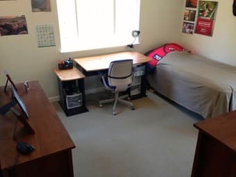 $1400 - Room available in very nice 3BR Townhouse 1