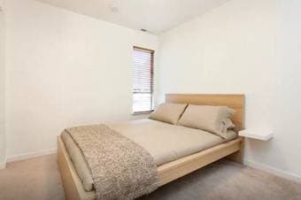 $1800 Private Room in 3BR home with Backyard and Pool (menlo park) 1