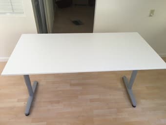 FREE DESK! 1