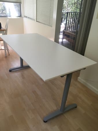 FREE DESK! 2