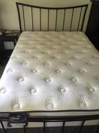 $170 Simmons Beauty sleep Mattress Euro Top Full and box srping 1
