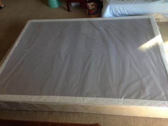 queen size bed (mattress and box) 2