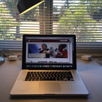 MacBook Pro 15'', Intel Core 7 2.4GHz, 4GB RAM, 750 GB HDD, $450 1