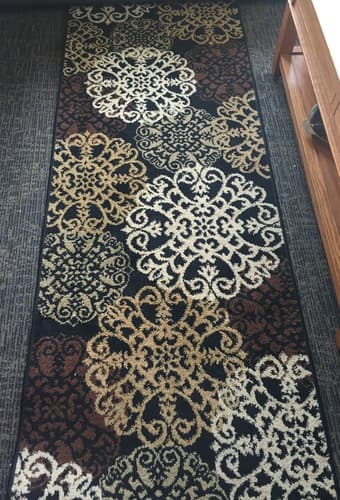 Beautiful rug -$14 1