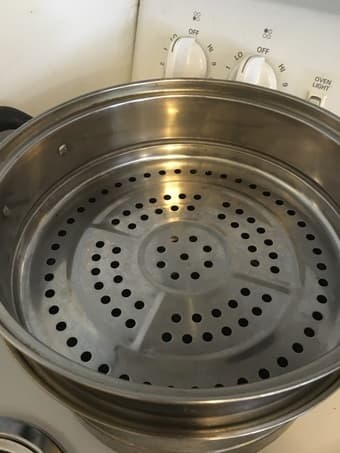 steam pot 12$ 2