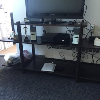 Vizio LCD HD TV -$70 with FREE TV Table 2