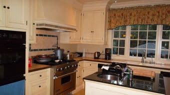 $1422 One Bedroom in Beautiful Italian Villa - w/ Heated Pool, Jacuzzi 3
