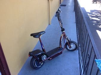 Scooter Ezip 750 1