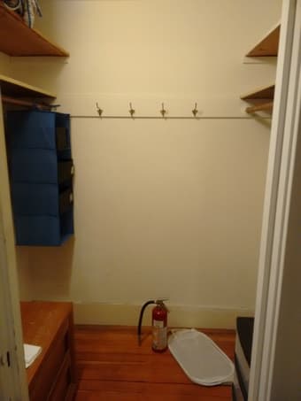 Spacious bedroom, private bathroom, 5 min bike to Stanford. 8/26- 9/11 2