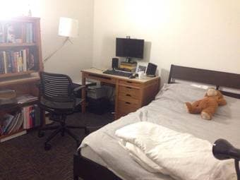 Room in 2BD/1BA Stanford Campus Escondido Village) 08/16-09/07 3