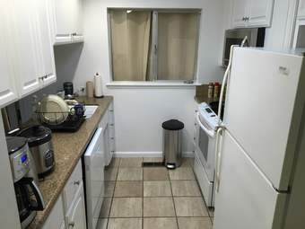 $200/week, Double in Shared House 1 mile from Stanford til September 1 2