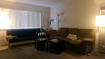 $1400 / month Single in Menlo Park Apt 2