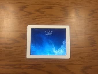 Apple iPad 2 (White) $150 with 10$ Case 1