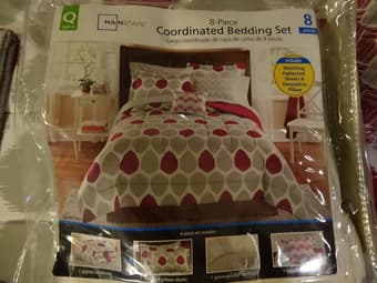 favorite this post  Sheet set (queen size)+pillows, 8 pieces, very goo 1